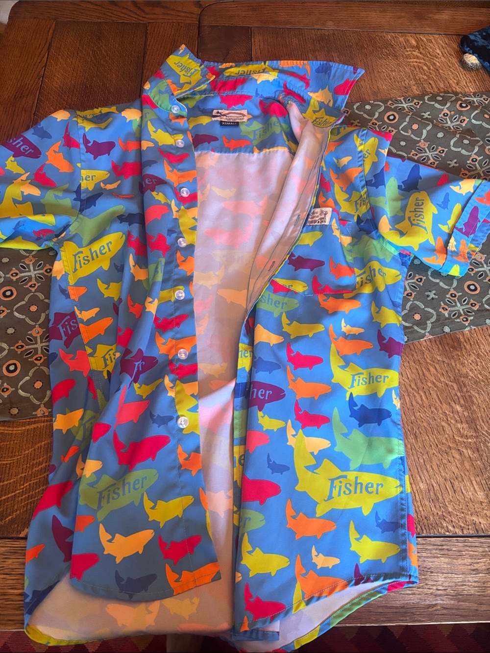 International party shirt - Fisher Logo Shark Print Button-Up Shirt - Multicolor